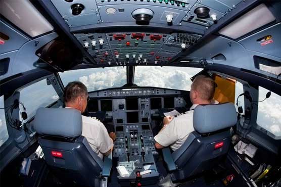 طیارے کی لینڈنگ سے قبل37 ہزار فٹ کی بلندی پر پائلٹ نیند کے مزے لوٹتے رہے