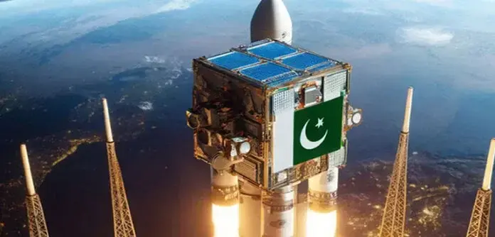 پاکستان کا پہلا سیٹلائٹ مشن چاند پر روانہ، براہ راست دیکھیں