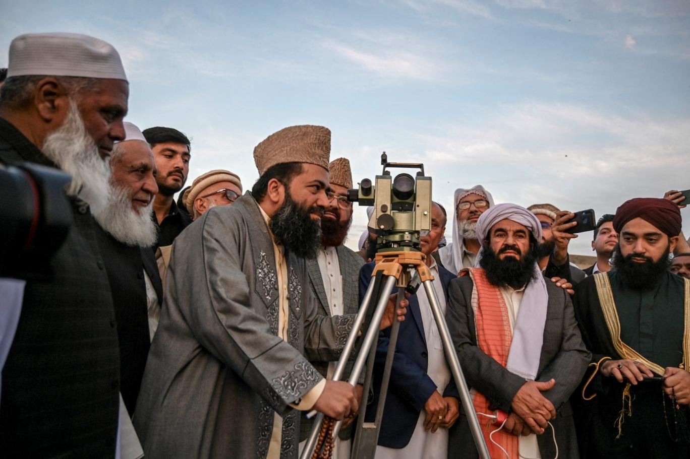ملک میں رمضان کا چاند نظر نہیں آیا، پہلا روزہ اتوار 2 مارچ کو ہوگا
